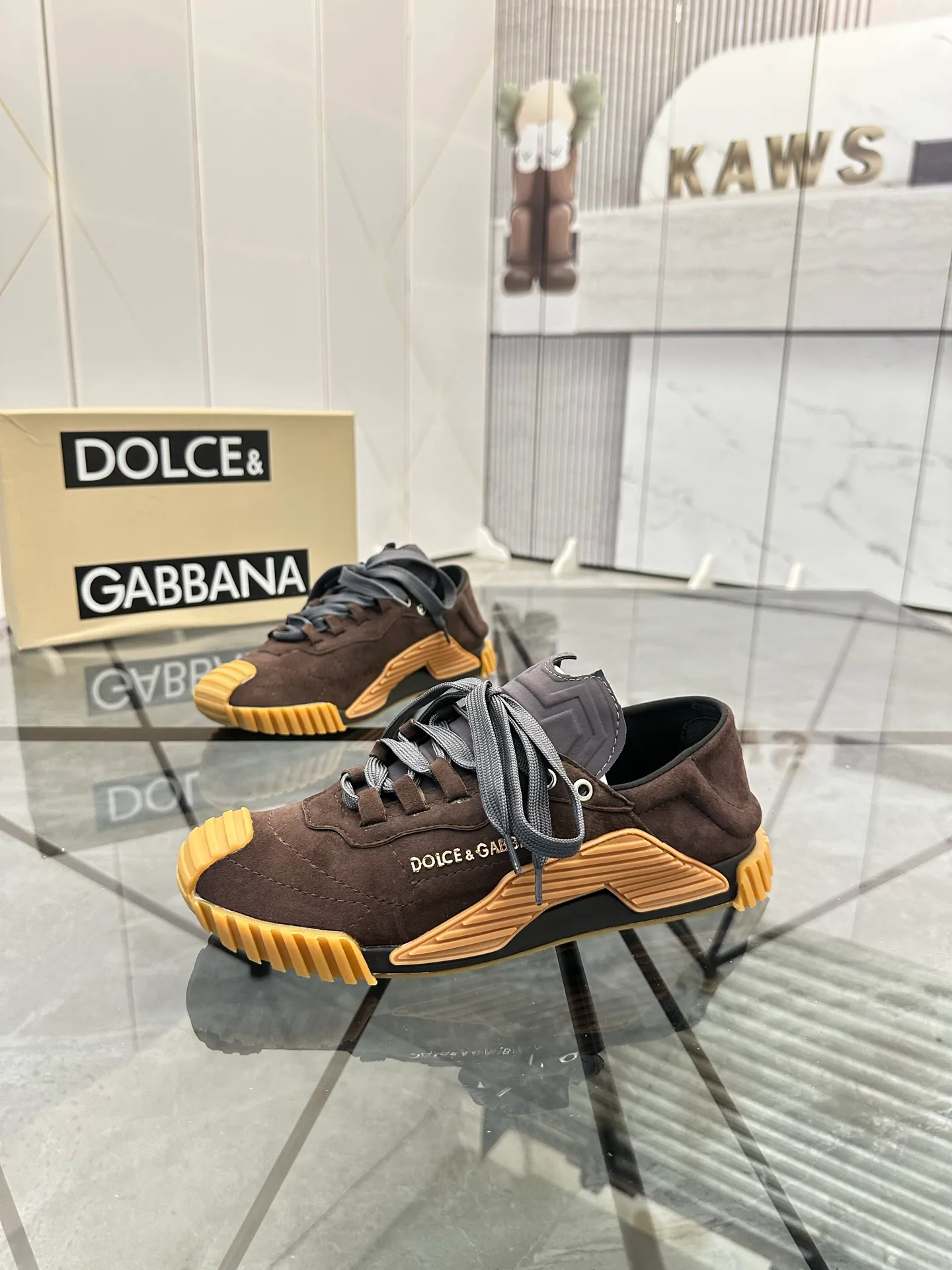 Men's shoes: 💰P460¥ Product trademark: DG "Dolce & Gabbana*" low-top sneakers Regular size: 35-44 (can be customized to 45.46.) Couple style Product materials: imported nubuck leather upper, breathable lining, original outsole. Number: 803